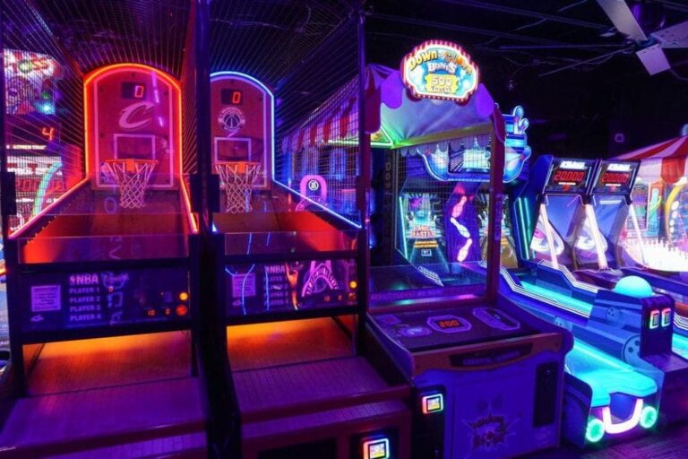 Neon arcade games 768x512